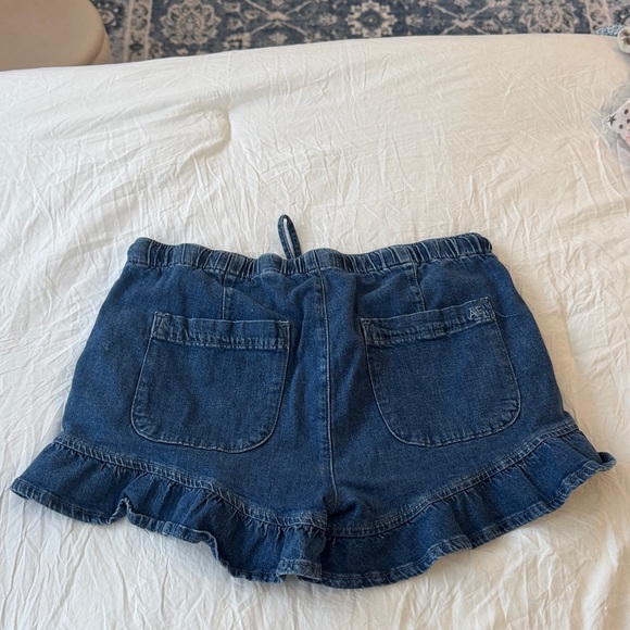 American Eagle Denim Ruffle Hem Women's Shorts - Picture 3 of 4